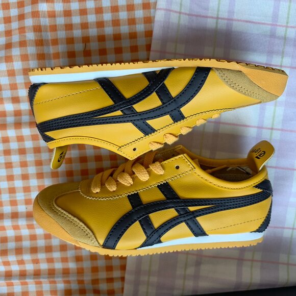 Onitsuka Tiger Classic Yellow and Black Colorway Sneakers - Picture 7 of 9